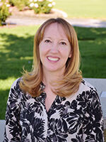 Dr. Julia Hollister
